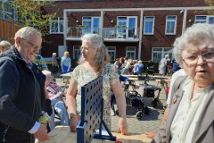 2023-05-13-WICHERUMLOO-oud-hollandse-spelletjes-en-poffertjes-eten-Verbindingsweek-14