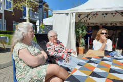 2023-05-13-WICHERUMLOO-oud-hollandse-spelletjes-en-poffertjes-eten-Verbindingsweek-18