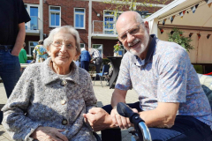 2023-05-13-WICHERUMLOO-oud-hollandse-spelletjes-en-poffertjes-eten-Verbindingsweek-3