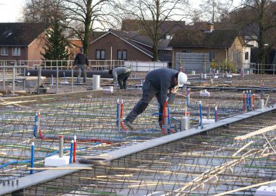 2014-11-24-betonmatten-met-daarin-de-kabelsafvoer-etc-op-de-1e-verdieping-29